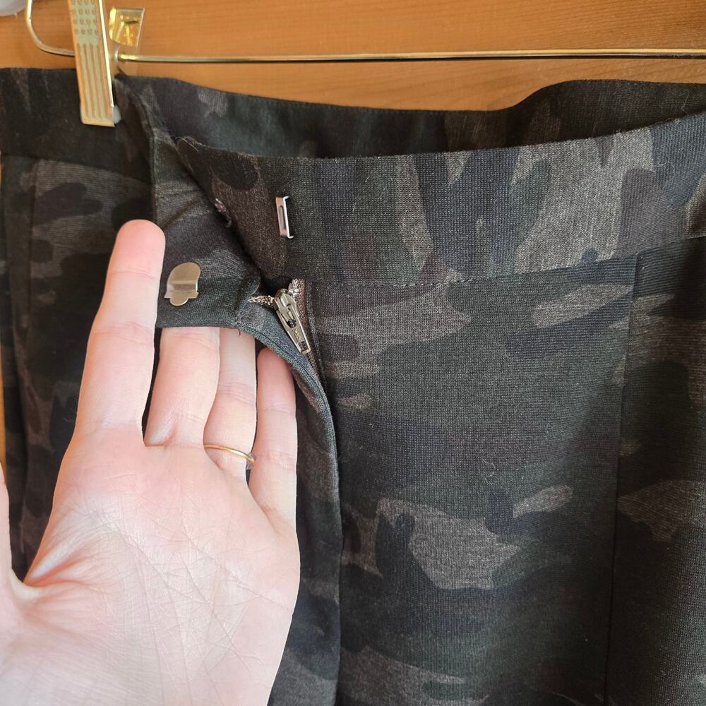 Soft Surroundings Willow Camo Pants Straight Leg 10 Ponte Knit Work Trouser - Picture 5 of 6